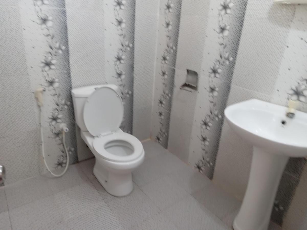 Vibushan Guest House Nilaveli Bagian luar foto