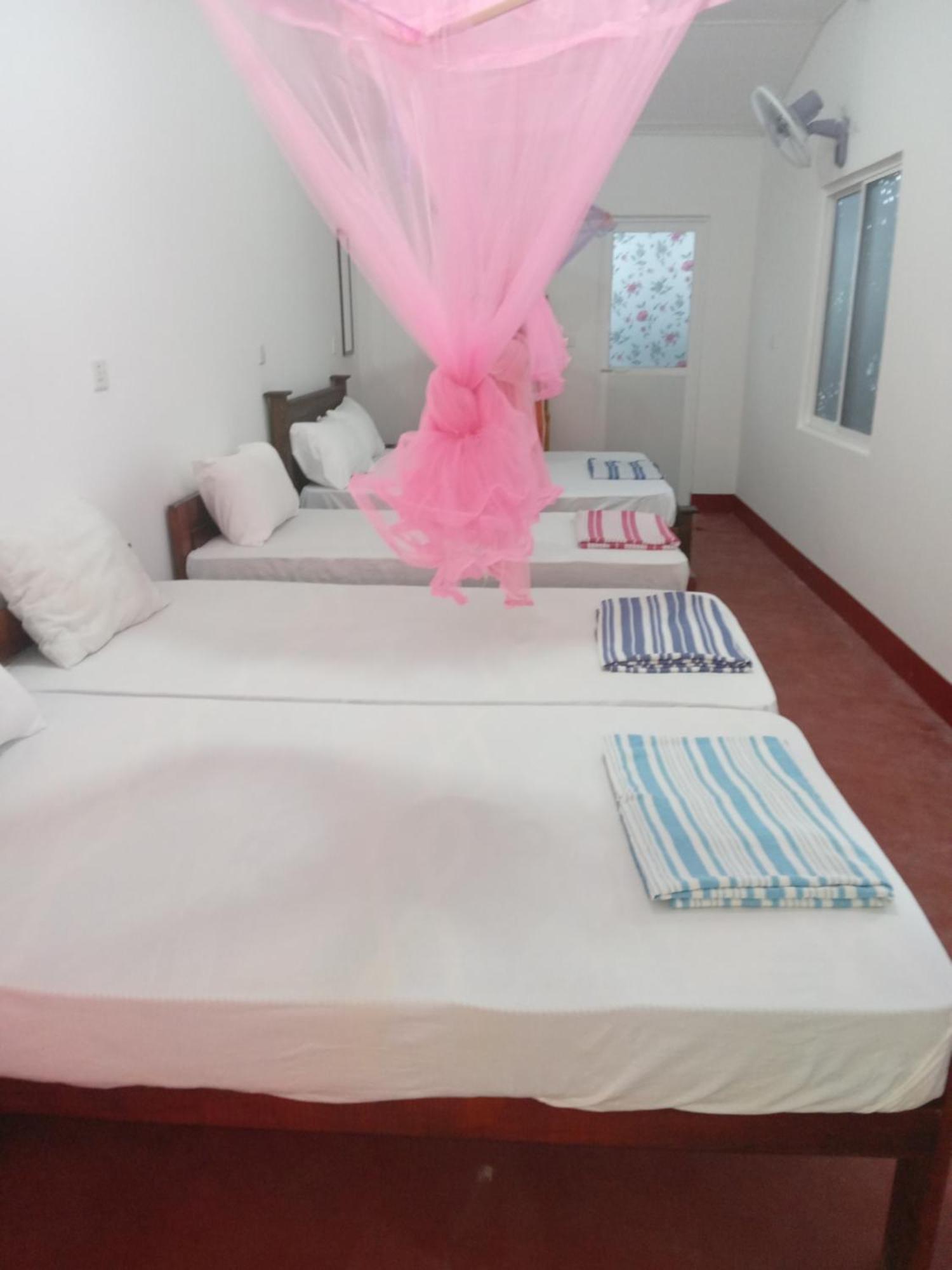 Vibushan Guest House Nilaveli Bagian luar foto