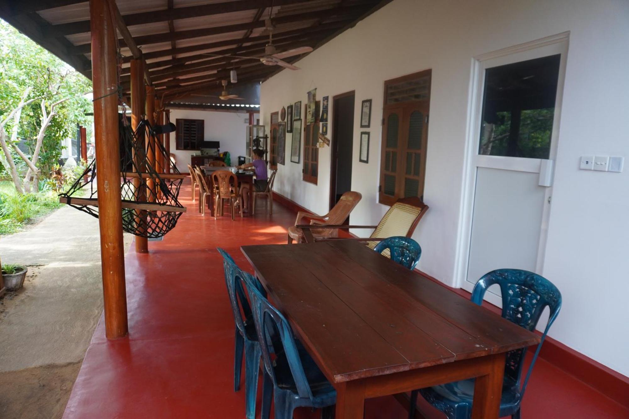 Vibushan Guest House Nilaveli Bagian luar foto