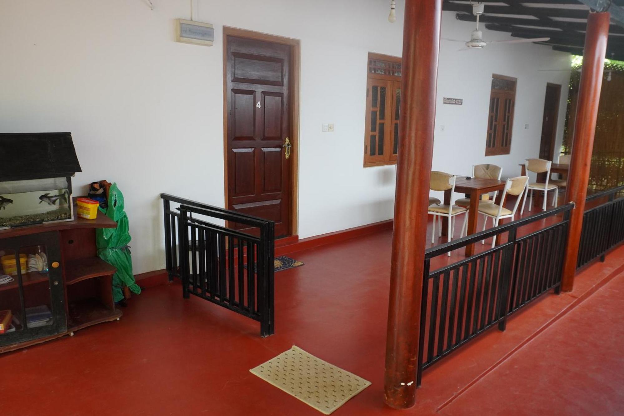 Vibushan Guest House Nilaveli Bagian luar foto